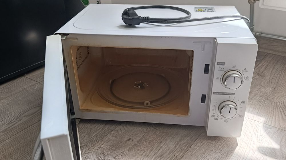 Микровълнова фурна Toshiba на части / за ремонт (Велико Търново)