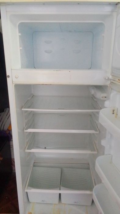 Продам холодильник
