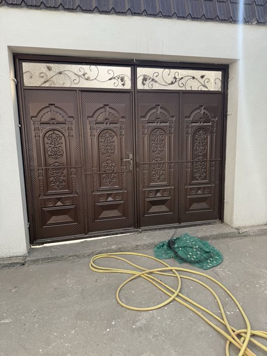 Darvoza eshiklar sotiladi