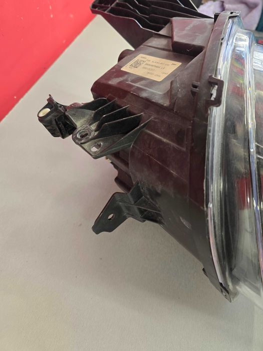 Оригинален фар Нисан Жук  Nissan Juke Led