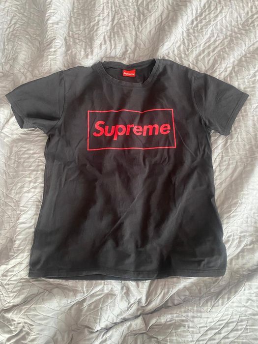 Supreme tricou.