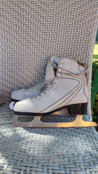 Фигурные коньки  продам