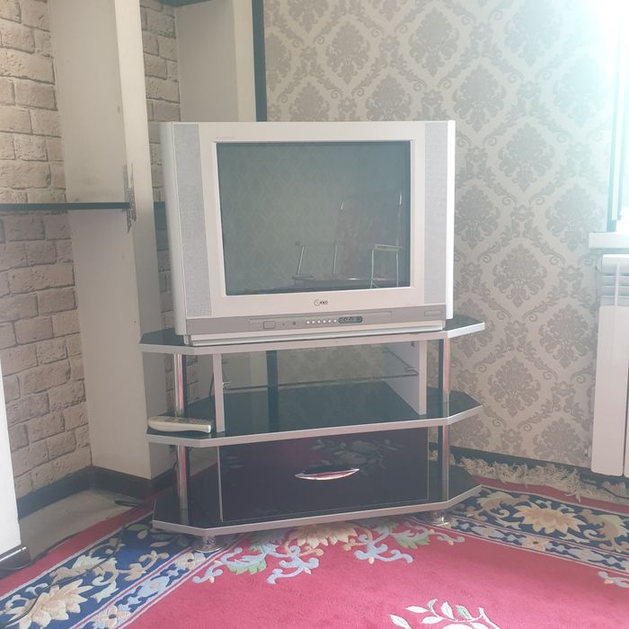 Televizor va pastafka kamplekt sotiladi