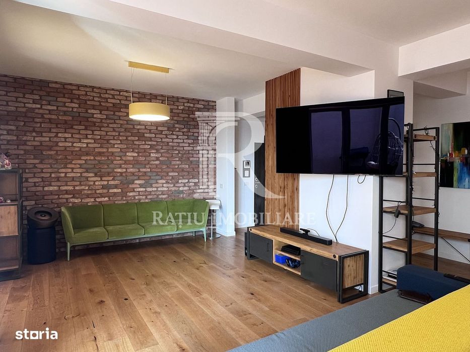 Penthouse cu Design Eclectic | Central | Panoramă Unică | Oradea