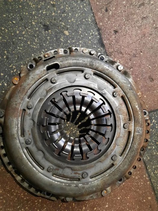 Kit ambreiaj volanta placa disc vw Passat b7 2.0tdi cff skoda octavia