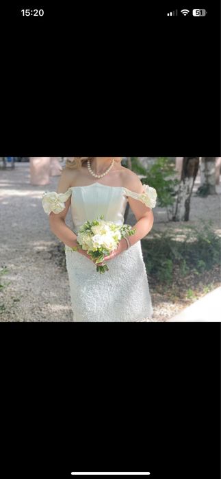 Vand rochie alba de cununie