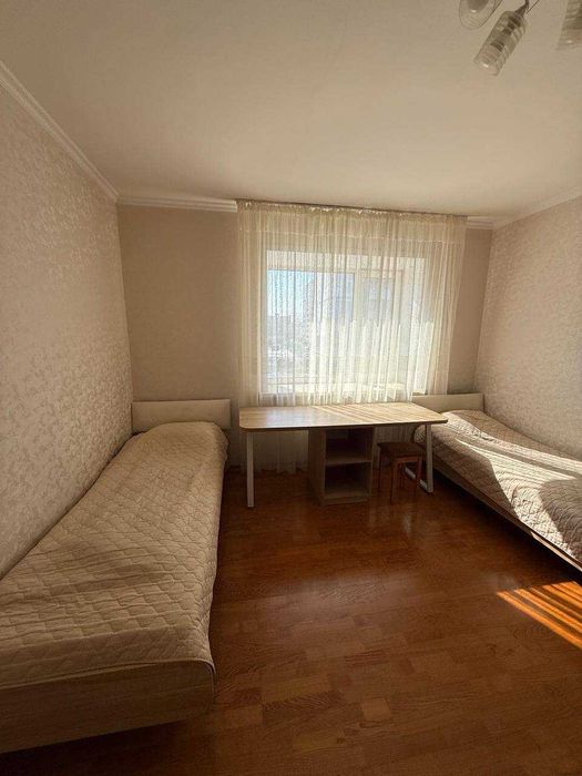 Продам 4 комнатную квартиру