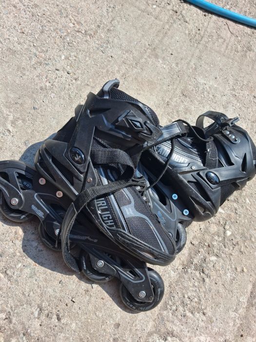 De vânzare 2 perechi de role