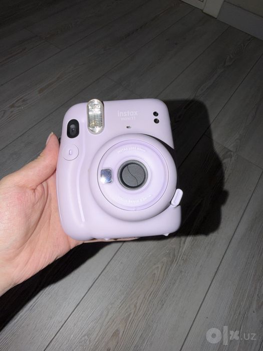 Instax mini 11 фиолетового цвета
