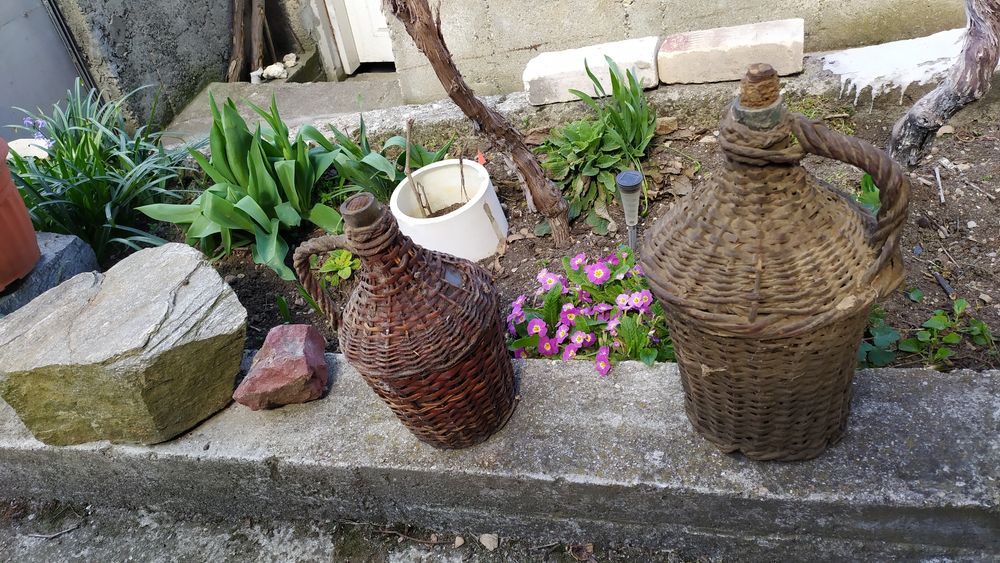 плетени дамаджани антикварни