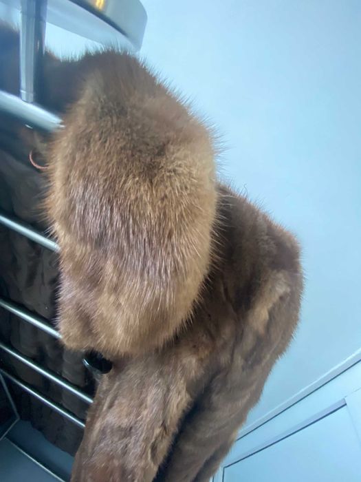 Vand mantou de blana naturala de Nutrie