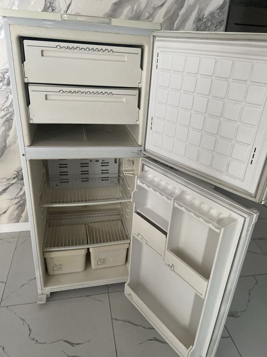 Холодильник Бирюса