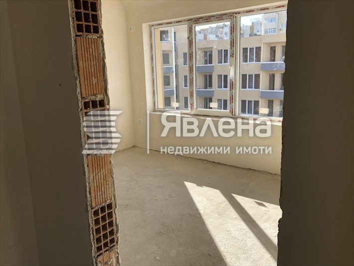Продава се Двустаен апартамент в Бургас, Меден рудник - зона В - 64 кв.м за 852 €/кв.м - Снимка #1