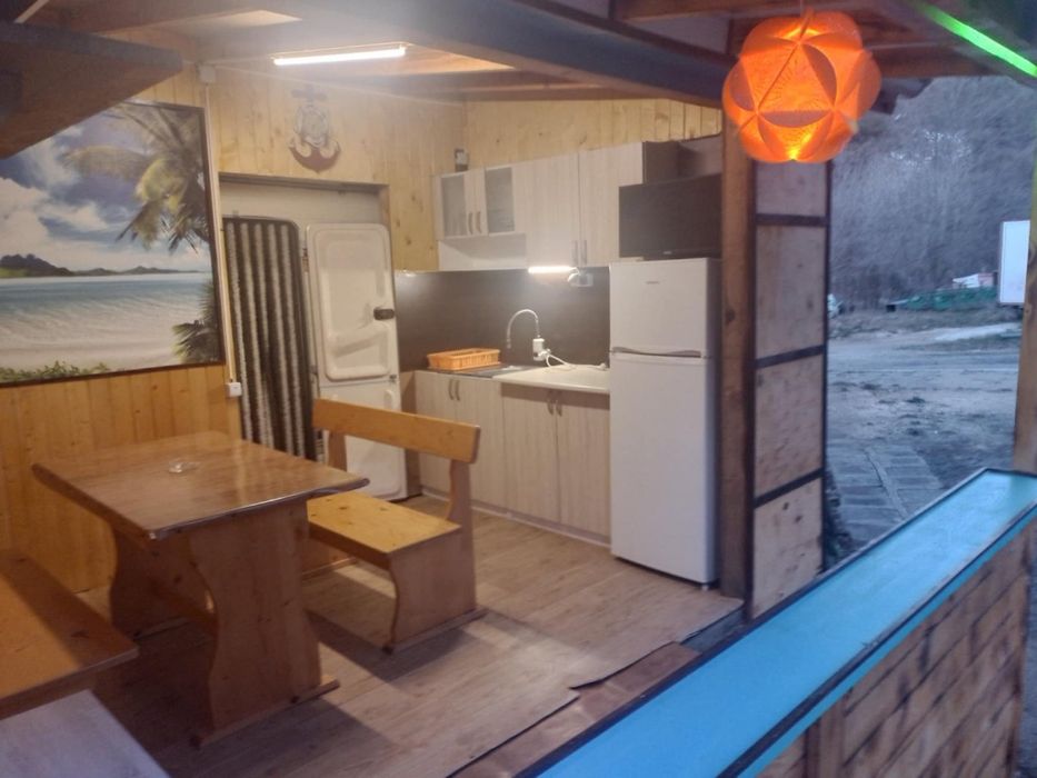 Каравана обзаведена