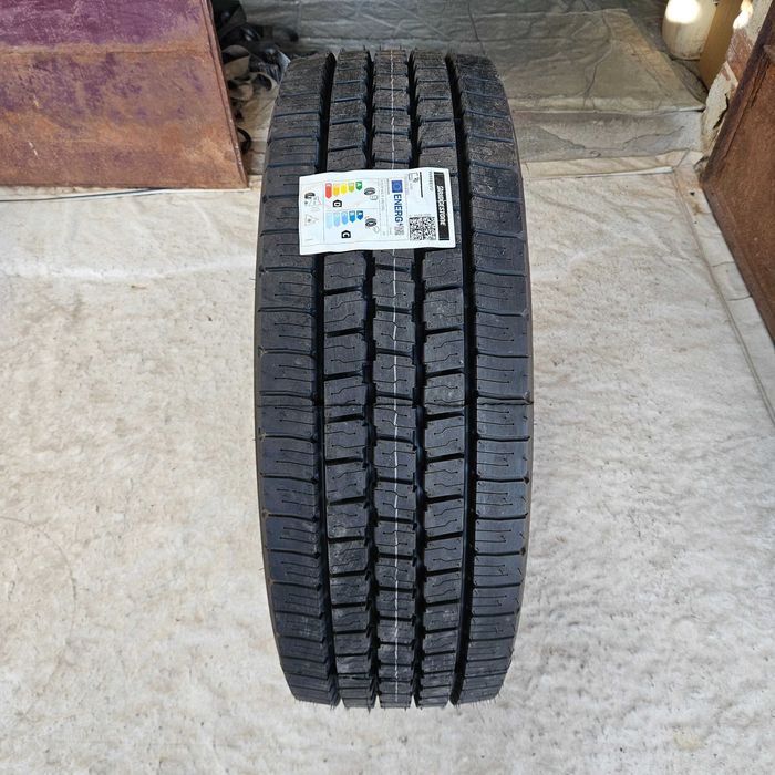 Нови предни гуми 315/70R22.5 Bridgestone W958 156/150L M+S 3PMFS SNOW