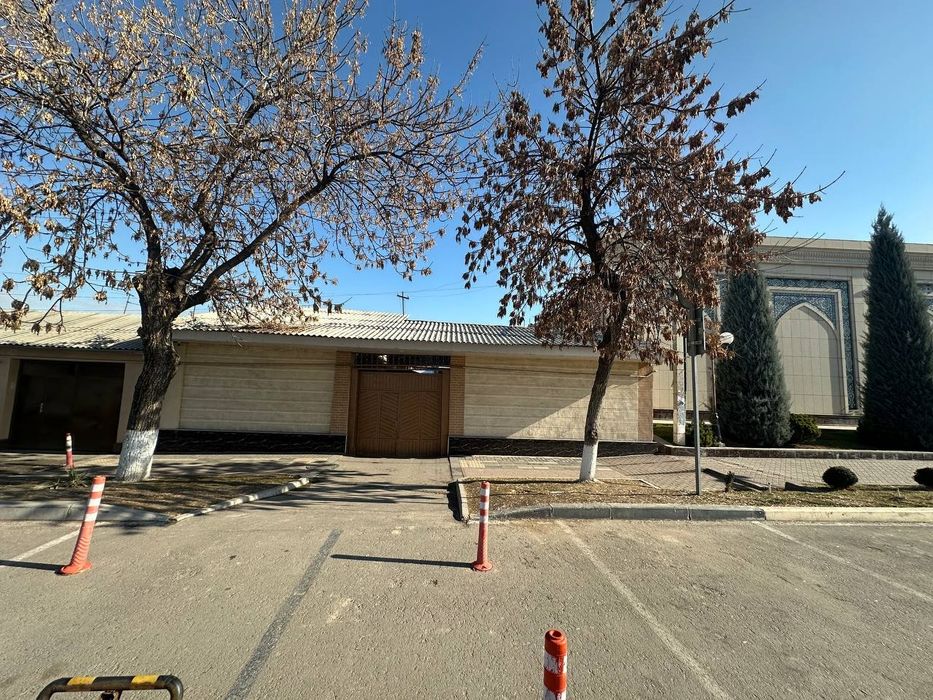 Hovli sotiladi Islom ota masjid yonida