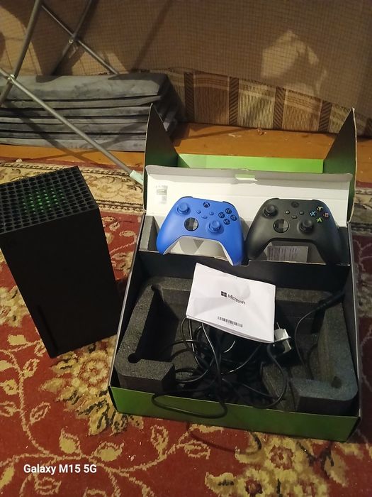 Продам Xbox Serias X  2025 в хорошом состоянии