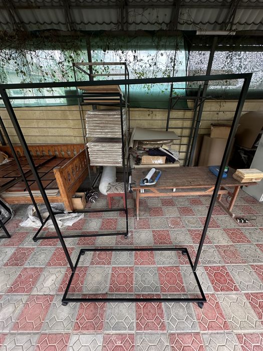 Вешалка для магазина