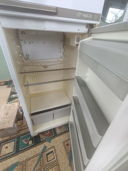 Холодильник с даставкой. 30000тг