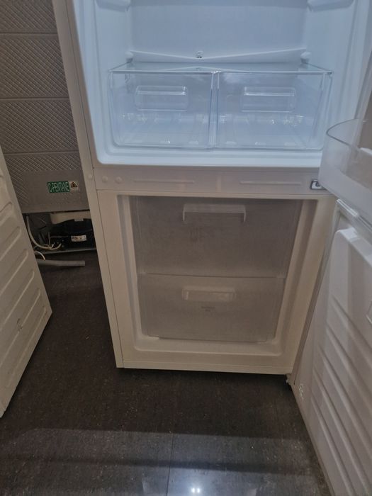 Хладилник с фризер Electrolux A++ 153 см