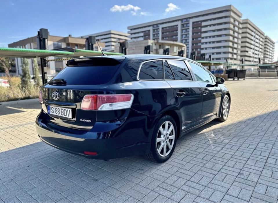 Toyota Avensis 2.2 D-4D 150 CP | Bi-zonă | Navi | Cameră | Întreținut