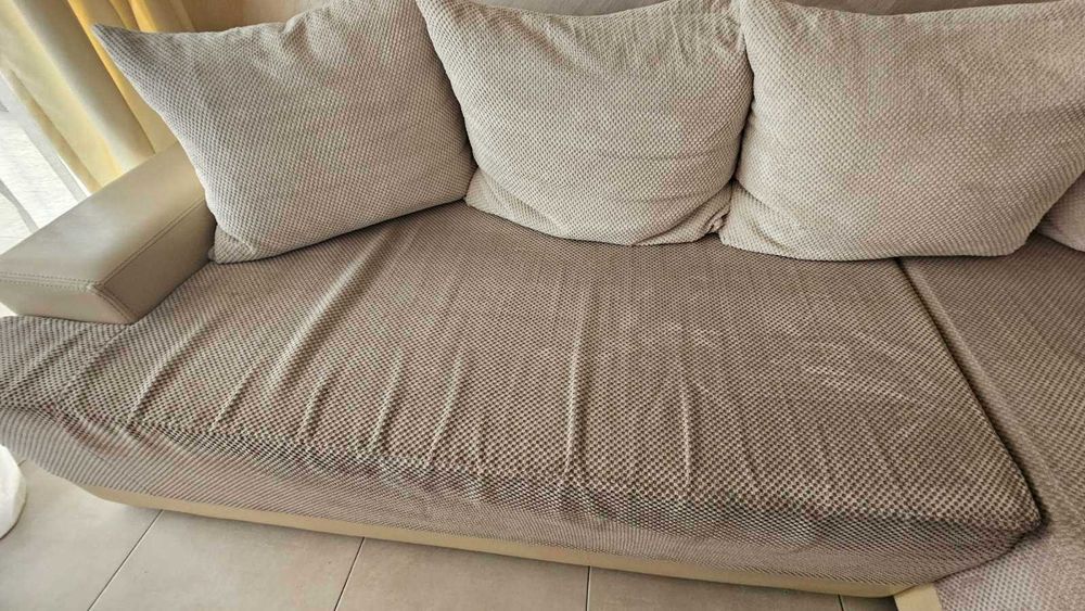 Разтегателен Диван 255х157 см бежов.