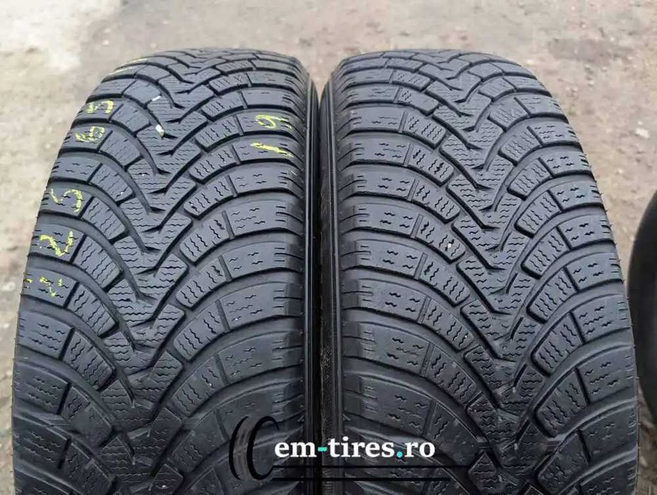 225/65 R17 • Iarna • Falken Eurowinter HS01 SUV 106H | 2 buc | Pret/buc