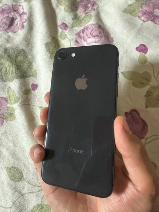 Айфон 8 64 гб,емкость 100%