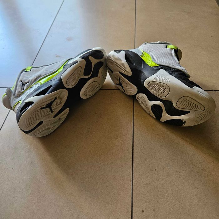 Маратонки NIKE AIR JORDAN MAX AURA 4 - 38.5