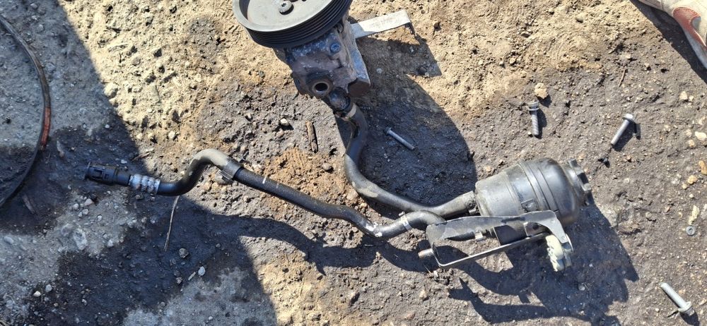 Казанче за  хидравлична течност от BMW Е60 E61 530D 235HP  M57
БМВ Е6