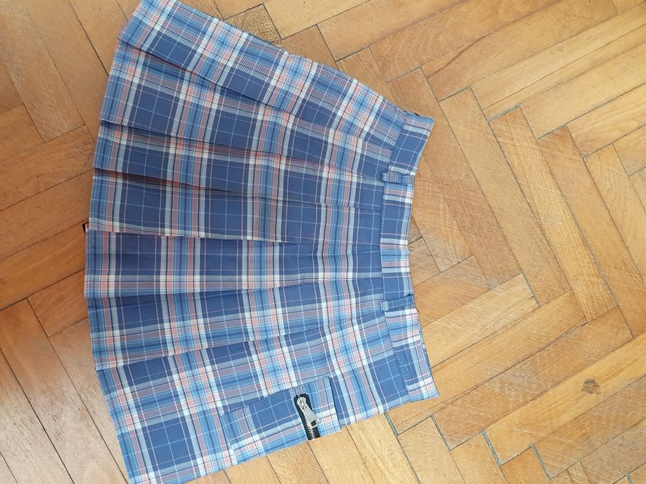Стилна пола каре за ученичка. РХС-С.от 35€  .