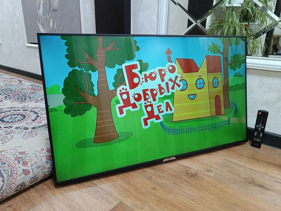 Телевизор AVA Smart 43" + Кронштейн.