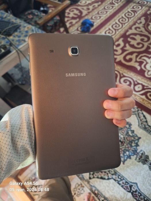 Samsung tab e t561
