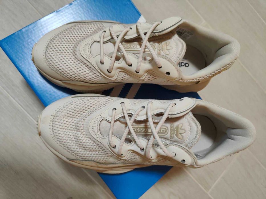 Дамски маратонки Adidas Ozweego