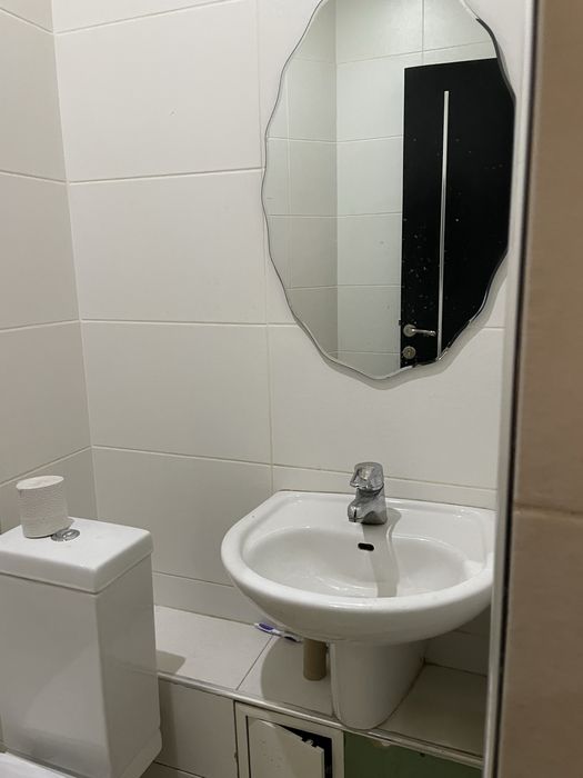 Продаю сантехнику: ванна (джакузи), унитаз, биде, смесители.