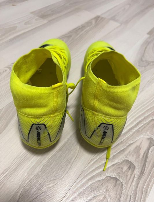 Vand nike mercurial urgent 150 lei!!!