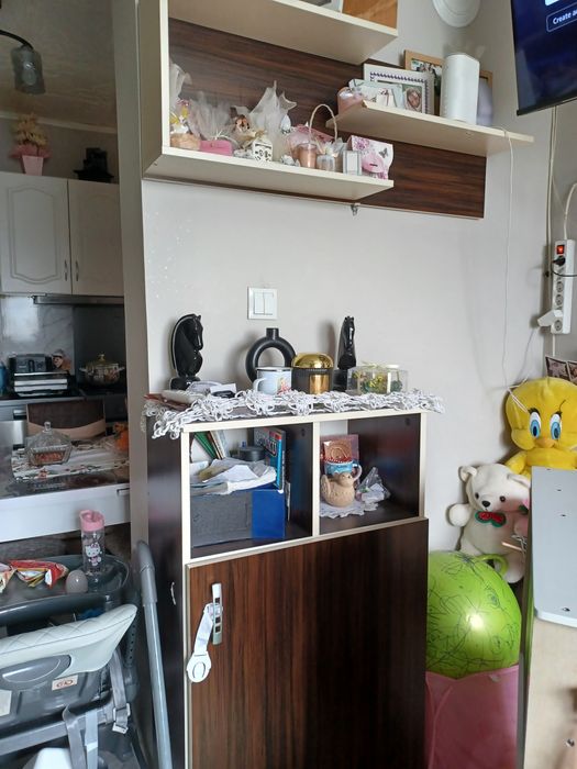 Продавам витрина