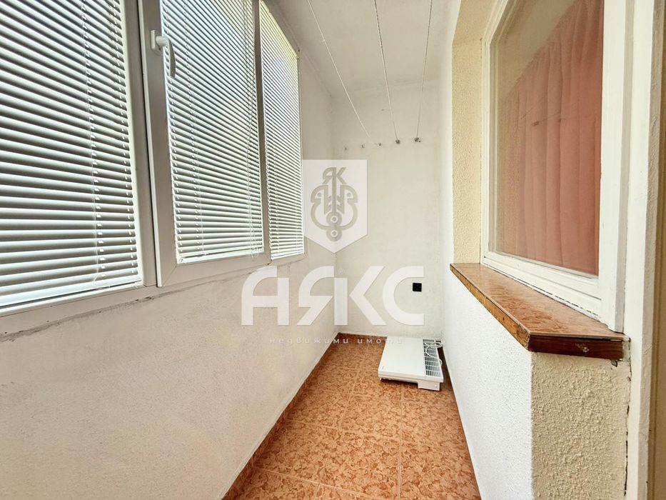 Дава се под наем Тристаен апартамент в София, Връбница 2 - 75 кв.м за 510 € - Снимка #11