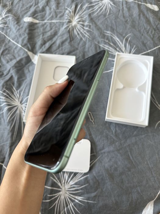 iPhone 11 зелен