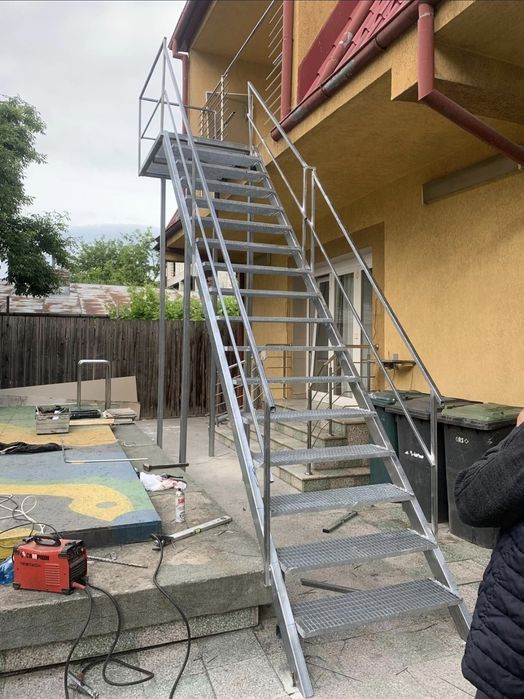 Super oferta Vând scări si trepte metalice galvanizate, ideale pentru