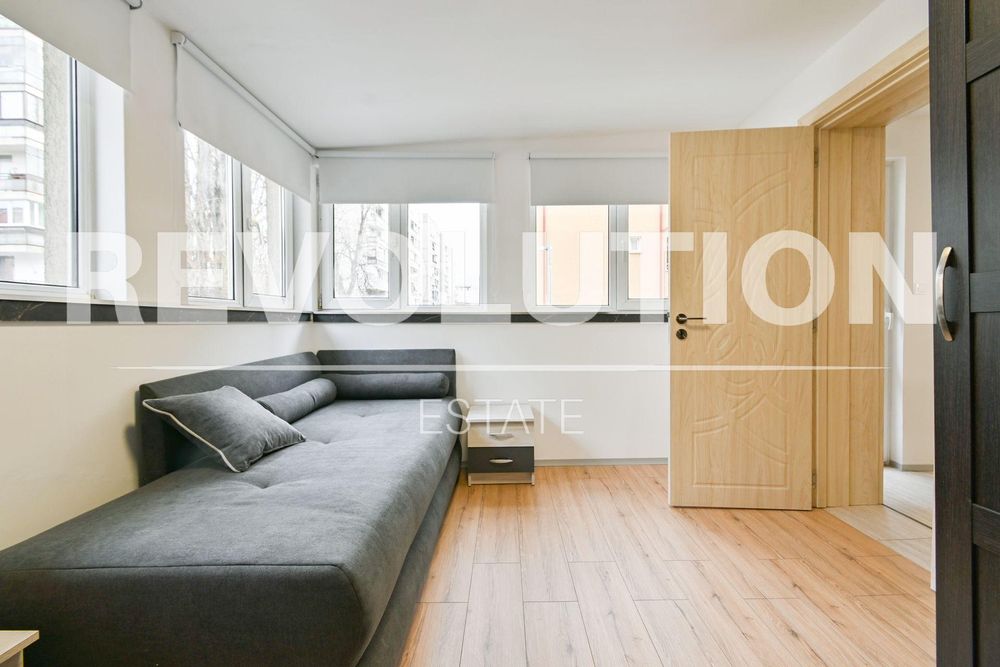 Дава се под наем Тристаен апартамент в София, Център - 120 кв.м за 897.6 € - Снимка #4