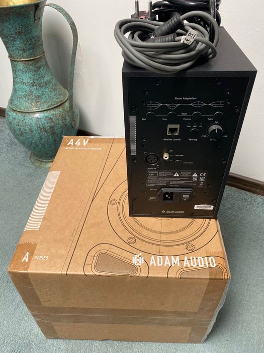 Monitor boxa studio ADAM AUDIO A4V NOU!