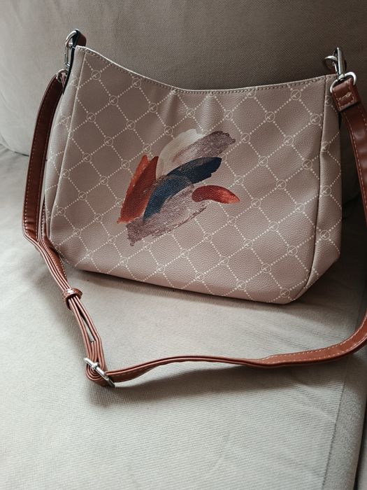 Продавам дамска чанта Тамарис