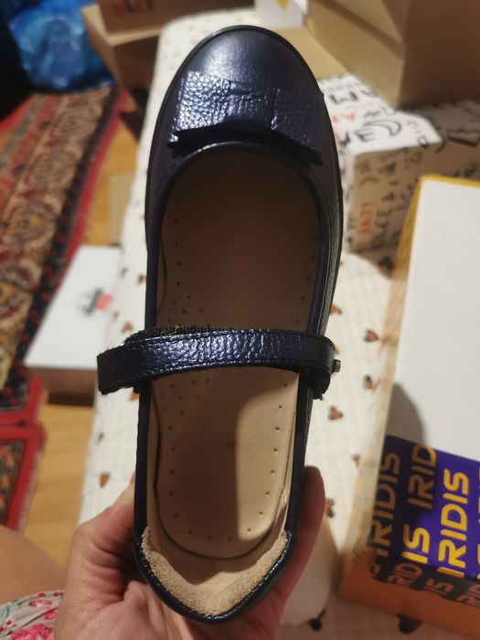 Продам детские туфли