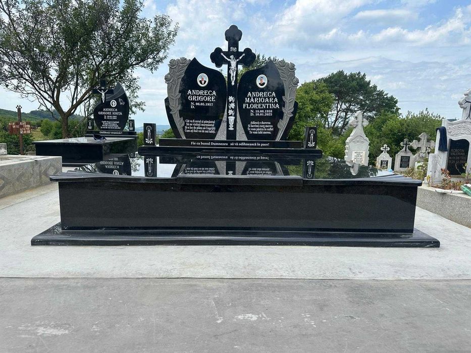 Monumente din granit