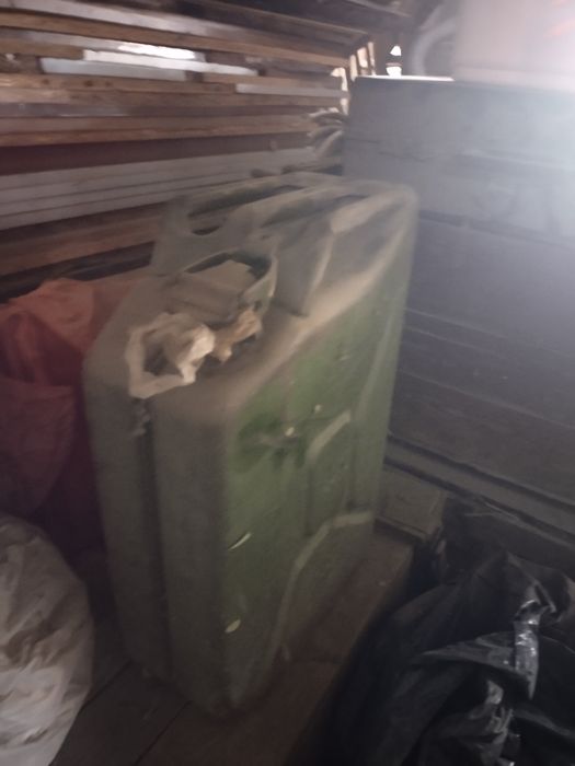 Продам конистры конистры