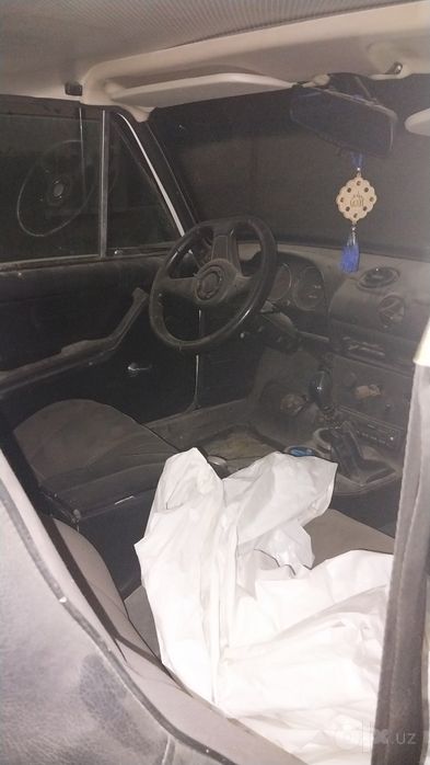Vaz 21011 sotiladi
