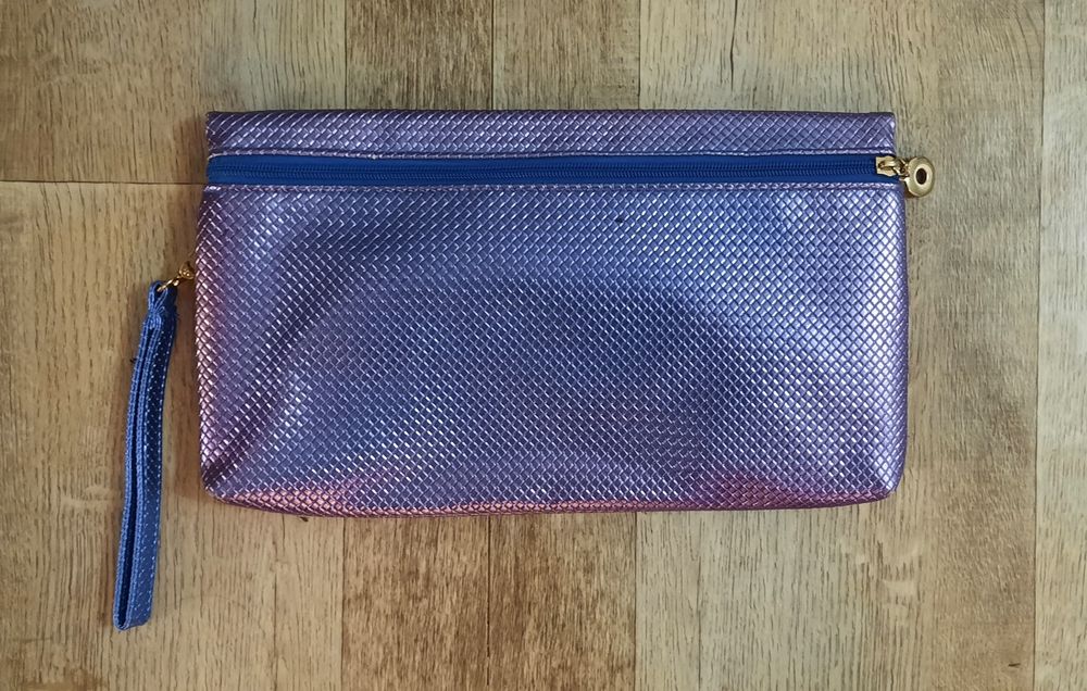 Клач сатылады. Клач продается.