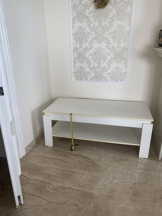 Продавам холна маса