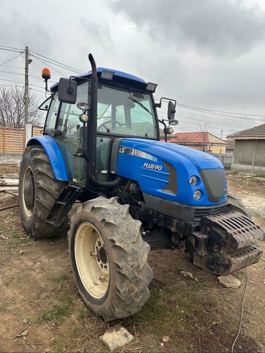 Tractor LS plus 90 ,4x4 + plug Huard reversibil 3 cormoane